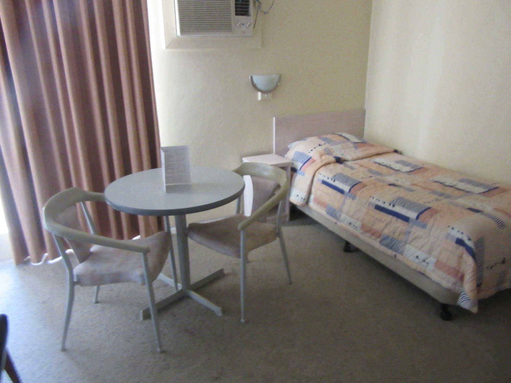 El Toro Motel Уоруик Фарм Екстериор снимка